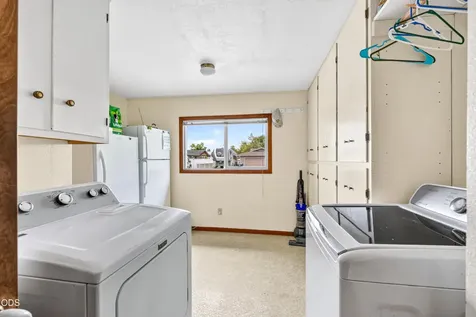 2284 NW 13th Street Redmond OR 97756