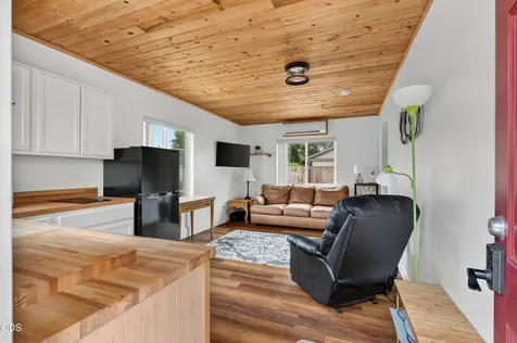 2284 NW 13th Street Redmond OR 97756