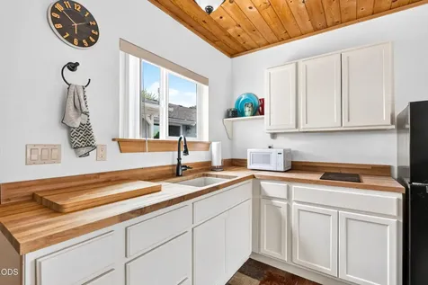 2284 NW 13th Street Redmond OR 97756