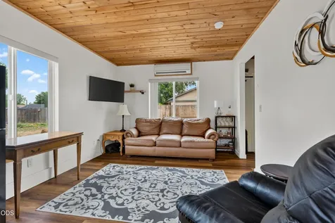 2284 NW 13th Street Redmond OR 97756