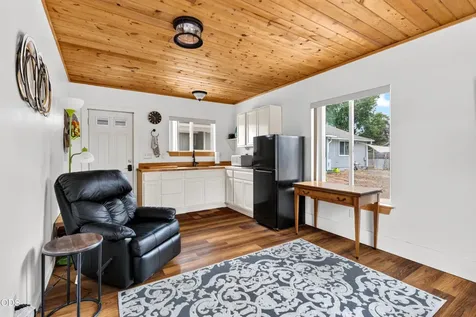 2284 NW 13th Street Redmond OR 97756