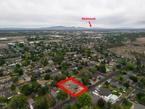 2284 NW 13th Street Redmond OR 97756
