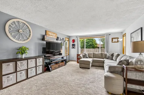 2284 NW 13th Street Redmond OR 97756
