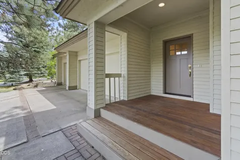 20387 Christmas Ridge Bend OR 97702