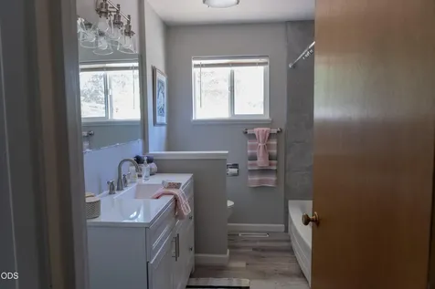1921 Regina Way Grants Pass OR 97527