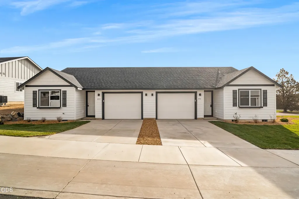 895 SE Starview Avenue Madras OR 97741