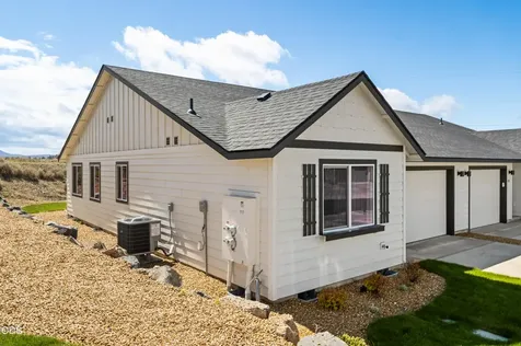 895 SE Starview Avenue Madras OR 97741