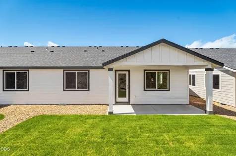 895 SE Starview Avenue Madras OR 97741
