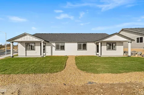 895 SE Starview Avenue Madras OR 97741