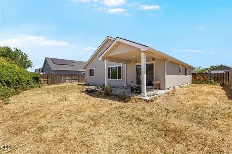 7843 Cadence Lane White City OR 97503