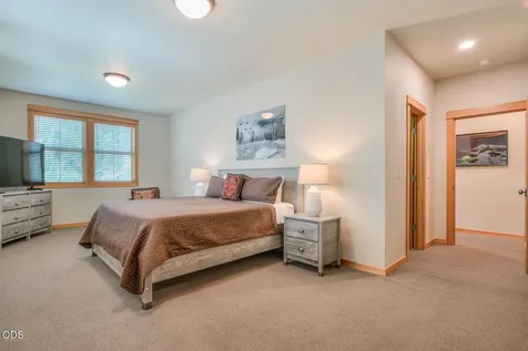 57135 Fremont Drive Bend OR 97707