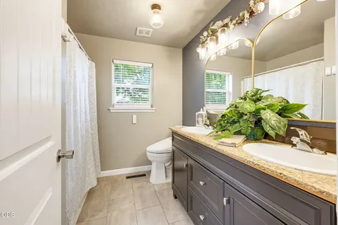 3643 Amelia Way White City OR 97503