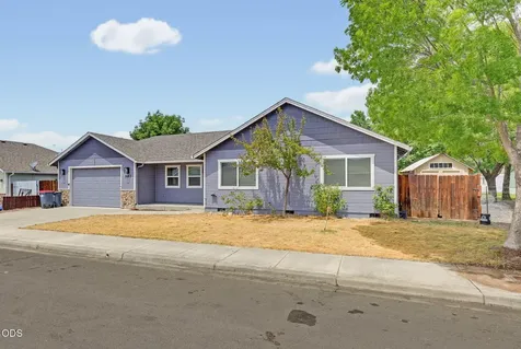 3643 Amelia Way White City OR 97503