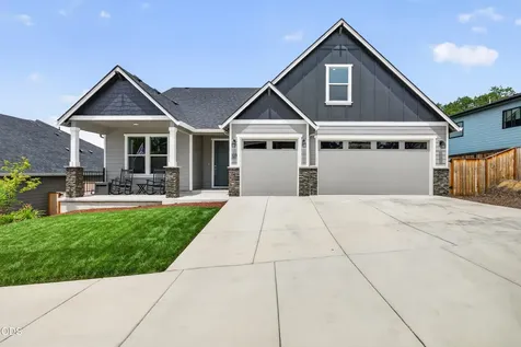 327 Arrowhead Trail Eagle Point OR 97524