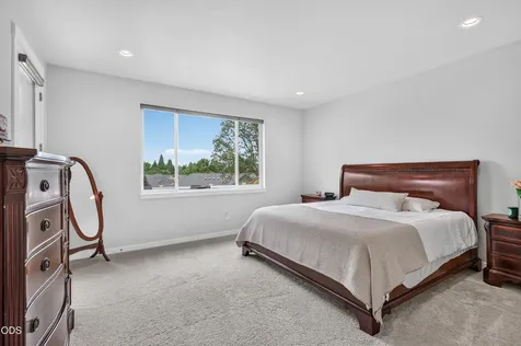 327 Arrowhead Trail Eagle Point OR 97524