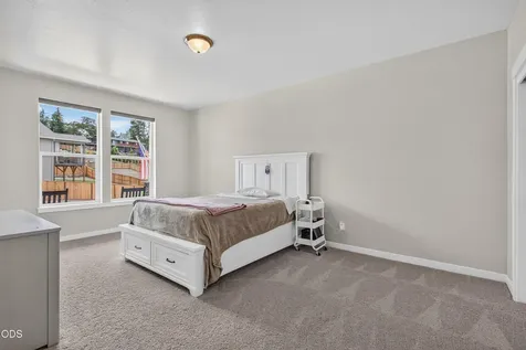 327 Arrowhead Trail Eagle Point OR 97524