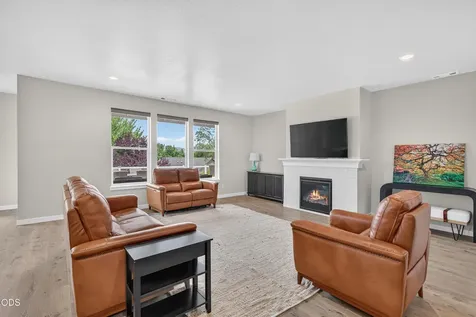 327 Arrowhead Trail Eagle Point OR 97524