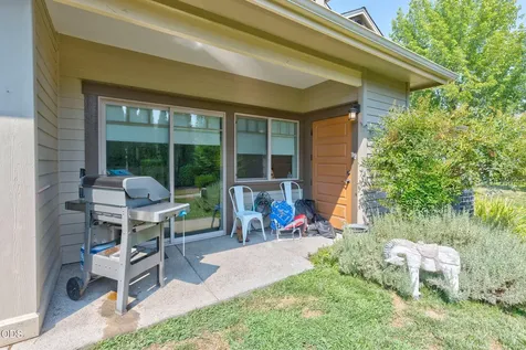 1713 SE Softwood Way Grants Pass OR 97526