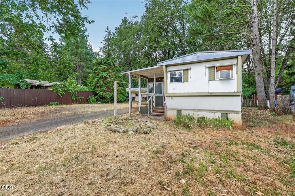 126 S Kerby Avenue Cave Junction OR 97523