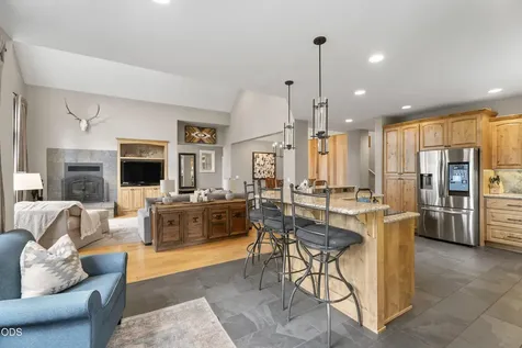 17169 Kingsburg Road Bend OR 97707