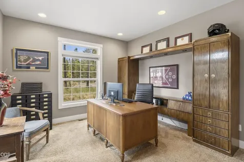 17169 Kingsburg Road Bend OR 97707