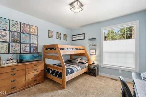 17169 Kingsburg Road Bend OR 97707