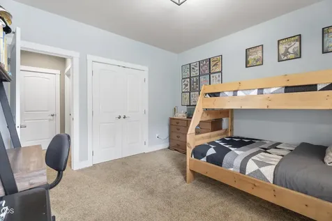 17169 Kingsburg Road Bend OR 97707