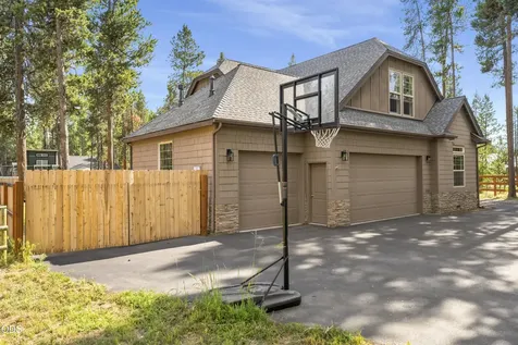 17169 Kingsburg Road Bend OR 97707