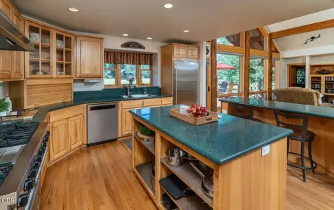 26275 SW Metolius Meadows Drive Camp Sherman OR 97730