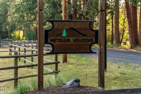 26275 SW Metolius Meadows Drive Camp Sherman OR 97730