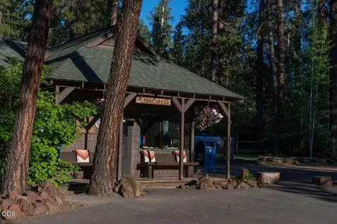 26275 SW Metolius Meadows Drive Camp Sherman OR 97730