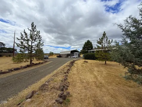 63 Rogue River Drive Eagle Point OR 97524