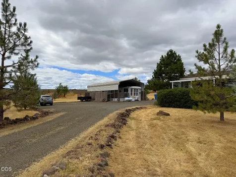 63 Rogue River Drive Eagle Point OR 97524