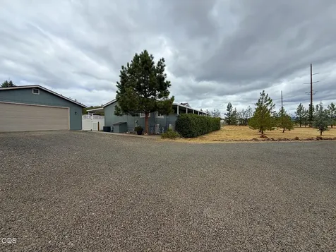 63 Rogue River Drive Eagle Point OR 97524