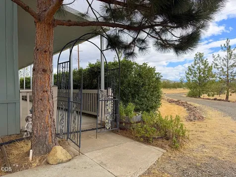 63 Rogue River Drive Eagle Point OR 97524
