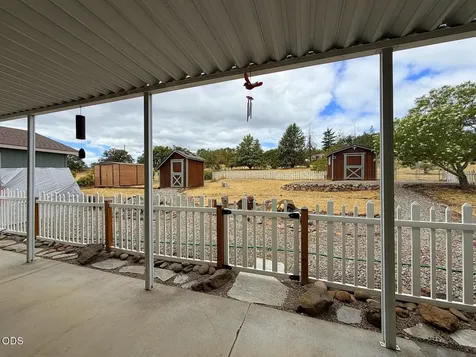 63 Rogue River Drive Eagle Point OR 97524