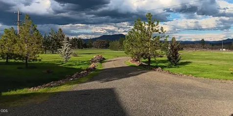 63 Rogue River Drive Eagle Point OR 97524