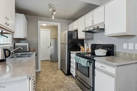 1559 SW Rimrock Way Redmond OR 97756