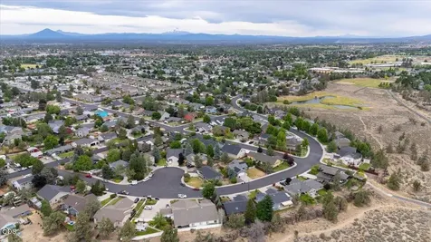 1559 SW Rimrock Way Redmond OR 97756