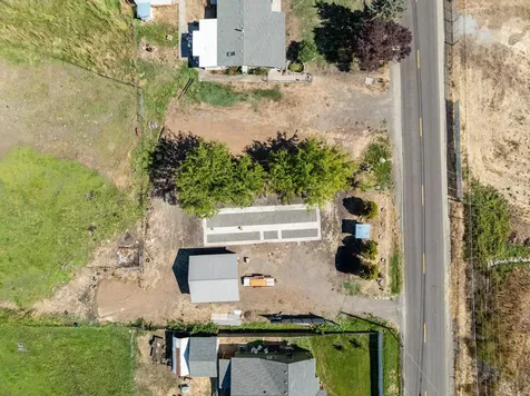 1729 E Gregory Road Central Point OR 97502