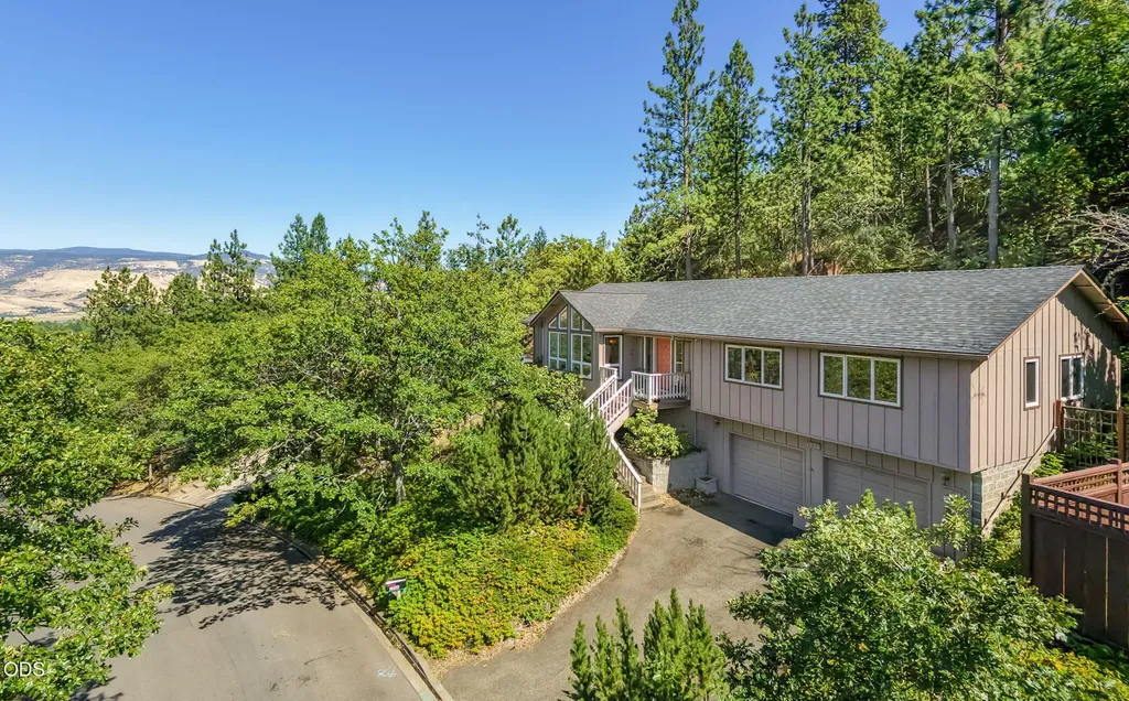 1536 Pinecrest Terrace Ashland OR 97520