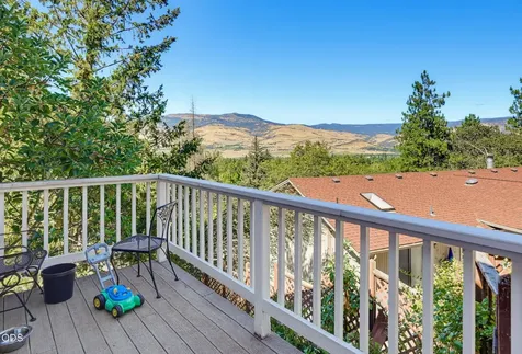 1536 Pinecrest Terrace Ashland OR 97520