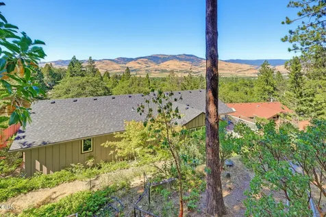 1536 Pinecrest Terrace Ashland OR 97520