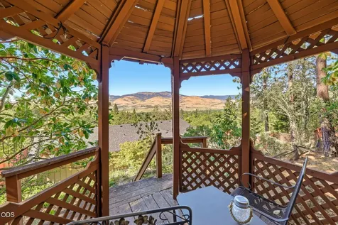 1536 Pinecrest Terrace Ashland OR 97520