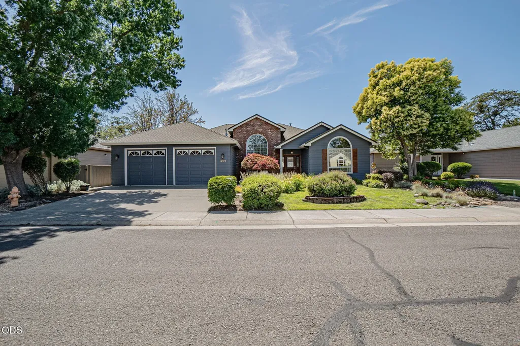 499 Ridgeway Avenue Central Point OR 97502