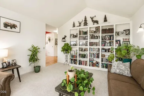 499 Ridgeway Avenue Central Point OR 97502