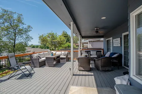 499 Ridgeway Avenue Central Point OR 97502