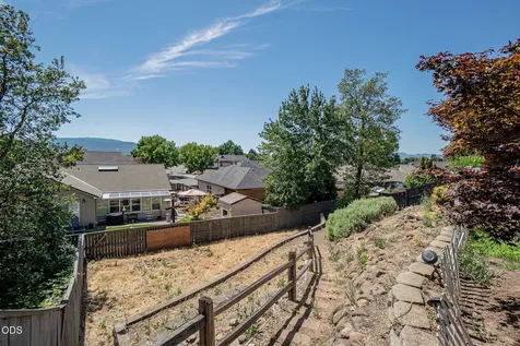 499 Ridgeway Avenue Central Point OR 97502