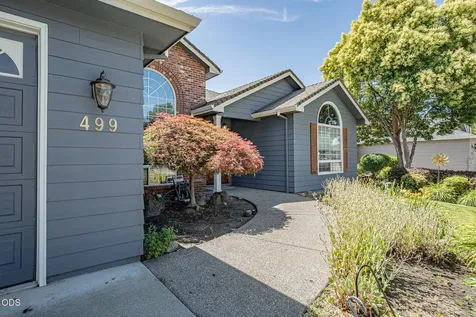 499 Ridgeway Avenue Central Point OR 97502