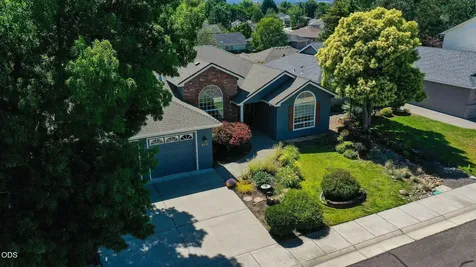 499 Ridgeway Avenue Central Point OR 97502